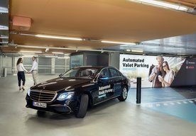 Photo Svetová premiéra: Bosch a Daimler získali povolenie na parkovanie bez vodiča a bez ľudského dozoru
