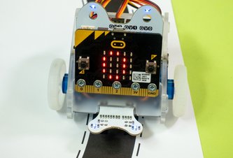 Photo Robotika – doplnky k podvozku Ring:bit pre Micro:bit na sledovanie čiary a farebné efekty