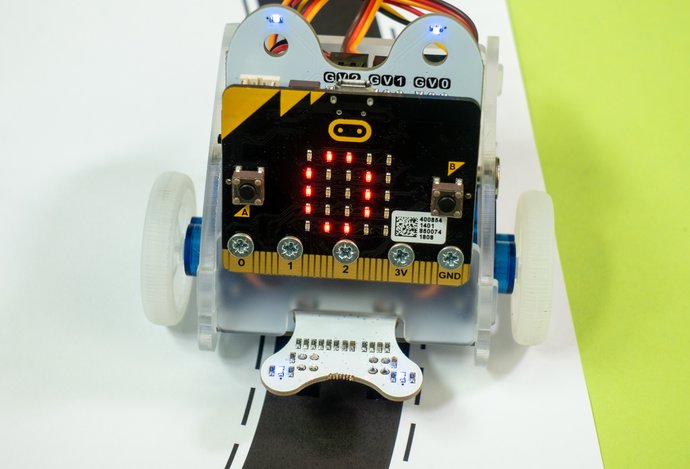 Photo Robotika – doplnky k podvozku Ring:bit pre Micro:bit na sledovanie čiary a farebné efekty