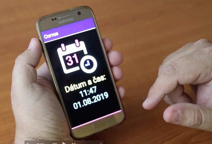 Photo Aplikácia COrvus na ovládanie smartfónu s Androidom pre nevidiacich