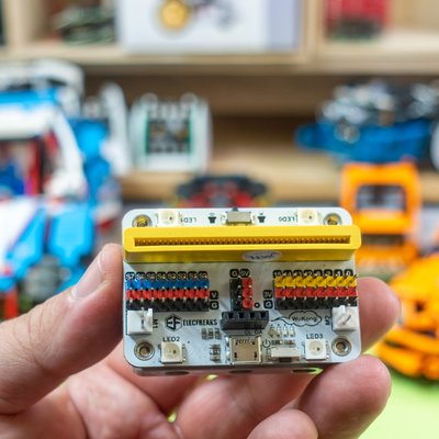 Nextech | Robotika – ovládanie modelov Lego Technic mikropočítačom BBC ...
