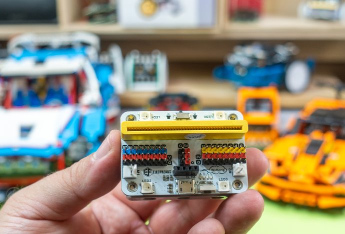 Photo Robotika – ovládanie modelov Lego Technic mikropočítačom BBC Micro:bit 1 - servá pre Lego