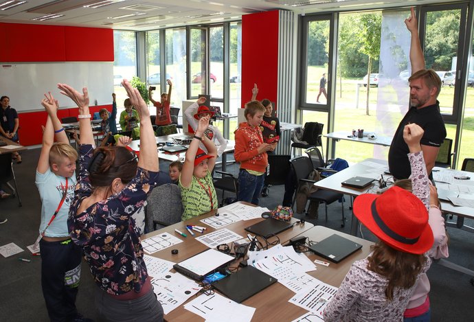 Photo CZ: Red Hat pomáha žiakom základných škôl objavovať svet open source