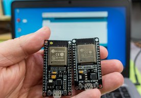 Photo IoT prakticky: Programovanie ESP 32 vo vývojovom prostredí pre Arduino