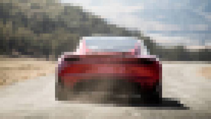 Photo Video: Simulácia ako Tesla Roadster zrýchľuje z 0 na 100 km/h iba za 1,1 sekundy