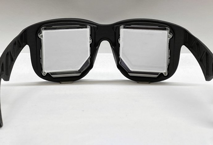 Photo Facebook: Holografické okuliare VR môžu vyzerať ako bežné slnečné okuliare
