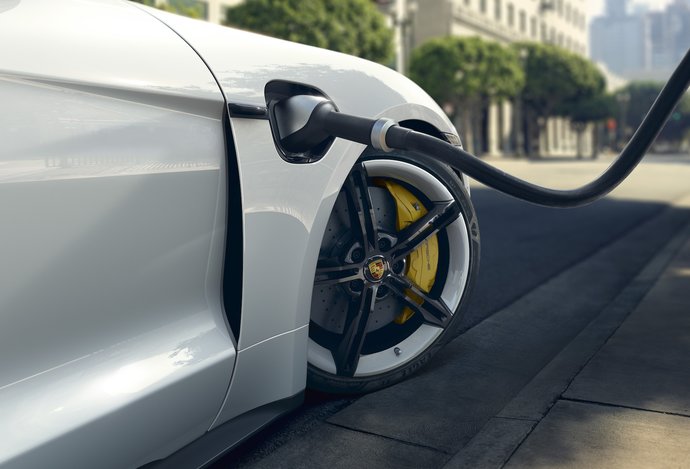 Photo Kedy sa výrobné náklady elektromobilov vyrovnajú benzínovým autám?