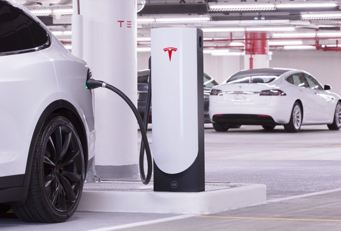 Photo Tesla Supercharger umožňuje v Európe zadarmo nabíjať elektromobily aj iných značiek
