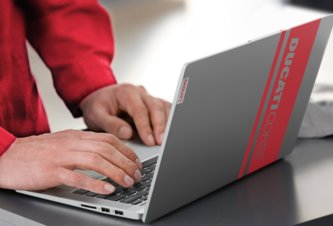 Photo Dizajnový notebook Lenovo Ducati 5