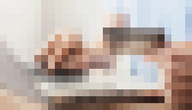 Photo Objem online platieb sa zdvojnásobil. Darí sa nielen predajniam s oblečením, ale aj internetovým zoznamkám 