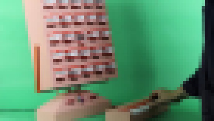 Photo Video: Hlasový syntetizátor VOC-25 využíva plastové čeluste na vydávanie kriku, pri ktorom tuhne krv