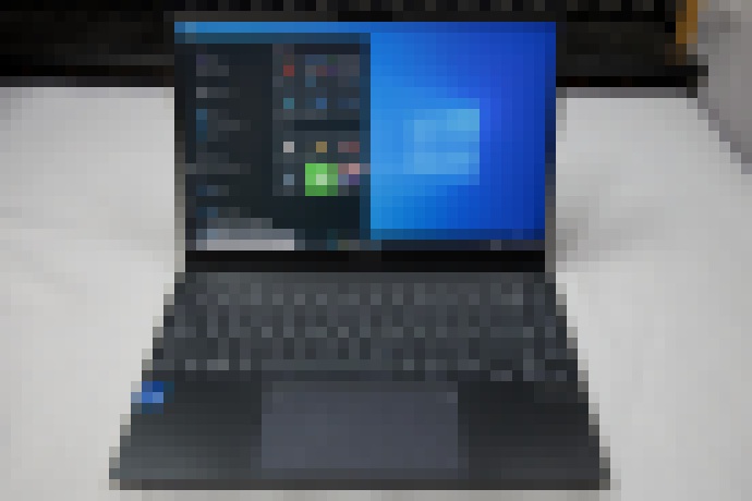 Photo ASUS ZenBook 13 UX325E – ultrabook s numerickou klávesnicou na touchpade