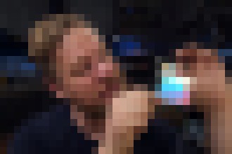 Photo Skladací iPhone je bližšie k realite. Youtuber už experimentuje s jeho displejom