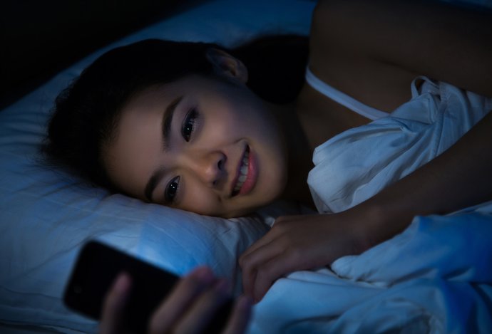 Photo Štúdia: Nočný režim blokujúci modré svetlo vraj nemá vplyv na spánok