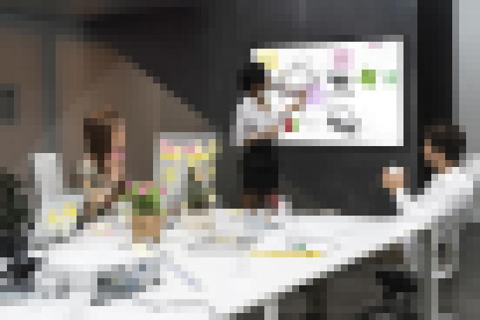 Photo Nové podnikové displeje Philips C-Line se systémem Windows 10 Pro