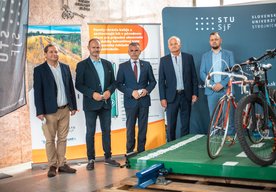 Photo Na pôde Strojníckej fakulty STU v Bratislave predstavili unikátnu inováciu v cyklodoprave 