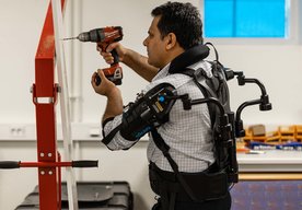 Photo Stop boľavému chrbtu. Exoskeleton uľahčí manuálnu prácu až o 60%