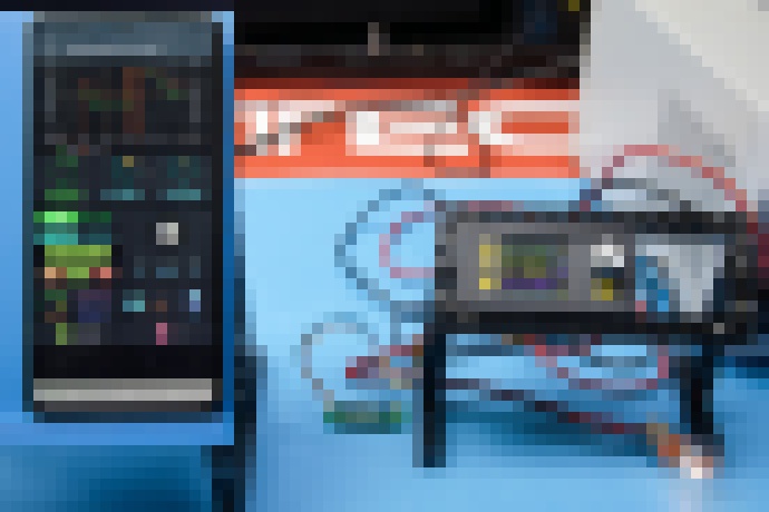 Photo IoT elektronika a robotika: lacný laboratórny zdroj