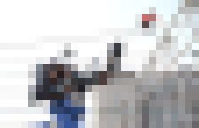 Photo Pozrite sa, ako obrovský robot opravuje železnice