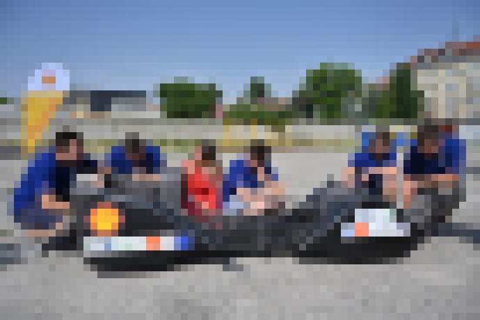 Photo Stredoškoláci z Trnavy vyrážajú s vlastným elektromobilom na preteky úspornej jazdy SHELL ECO-MARATHON 