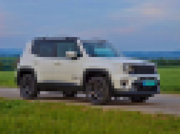 Photo Jeep Renegade 4xe / Terénu sa nezľakne