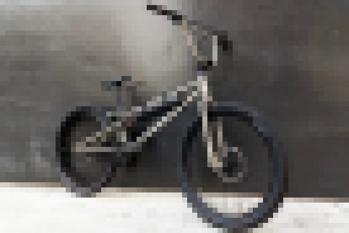 Photo S týmto bajkom s eletrickým “turbo boosterom” ukážete každému chrbát