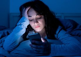Photo Štúdia: Modré svetlo z telefónov môže zvýšiť riziko skorého nástupu puberty a narušiť plodnosť