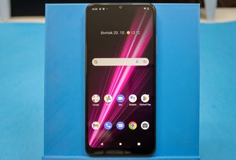 Photo T Phone / Dostupný 5G smartfón privátnej značky Telekomu