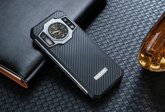 Photo Odolný telefón s obrovskou batériou, dvoma displejmi a kamerou na nočné videnie