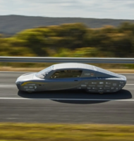 Photo Auto na solárny pohon dosiahlo nový rýchlostný rekord elektromobilu na 1000 km