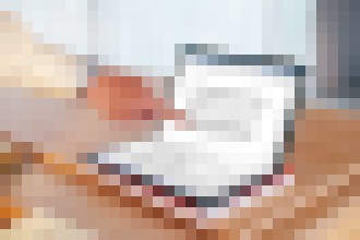 Photo Obrazovky meniace tvar, inteligentné mestá, zmiešané reality a všetko s umelou inteligenciou