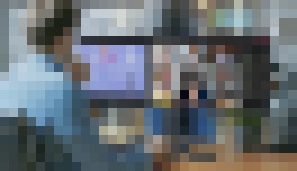 Photo Nový SuperWide monitor Philips s USB-C dokovací stanicí a 5MP webovou kamerou s potlačením šumu