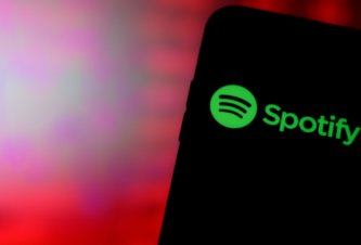 Photo Spotify začal odstraňovať skladby generované umelou inteligenciou