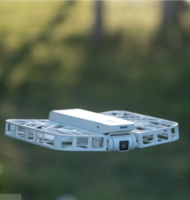Photo Kamerovací dron Hover Camera X1 sa dá používať aj bez diaľkového ovládania
