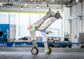 Photo Nový koncept samovyvažovacích robotov spôsobí vrásky skladníkom