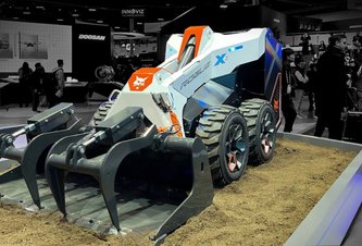 Photo High tech traktor ako z budúcnosti dokáže “vidieť” aj pod zem