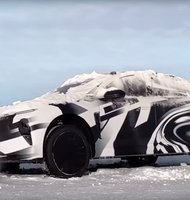 Photo Elektromobil Nio ET9 sa dokáže otriasť ako medveď aby zo seba striasol sneh