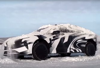 Photo Elektromobil Nio ET9 sa dokáže otriasť ako medveď aby zo seba striasol sneh
