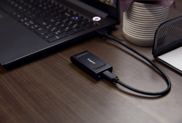 Photo Mini SSD externý disk Kingston XS1000 