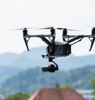 Photo Inžinier prepojil dron s umelou inteligenciou, vďaka čomu dokáže loviť a zabíjať ľudí