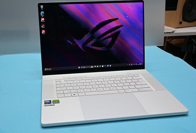 Photo ROG Zephyrus G16 - herný notebook so špičkovým hardvérom pre náročných používateľov 