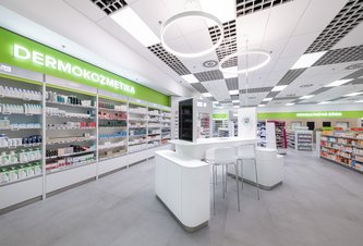 Photo Super Dr. Max: Nový formát lekárne ponúka dermo bar, rad odborných vyšetrení a viac ako 6-tisíc produktov na jednom mieste 