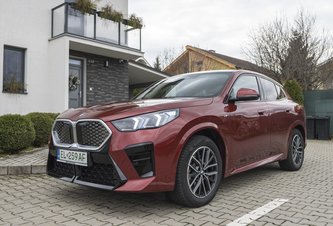 Photo BMW iX2 xDrive30 / Výkon aj špičková výbava
