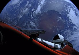 Photo Tesla Roadster Elona Muska sa blíži k Zemi rýchlosťou viac ako 3500 km/h