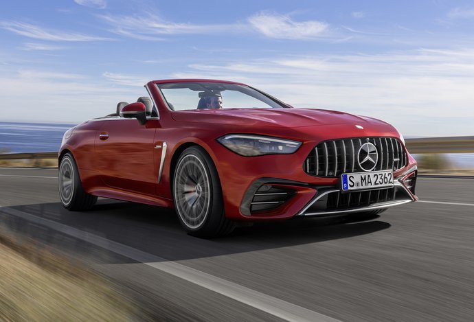 Photo Nový Mercedes-AMG CLE 53 4MATIC+ kabriolet: jazdenie s otvorenou strechou sa snúbi s výkonnosťou