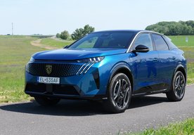 Photo Nový Peugeot E-3008: Nový dizajn aj technika pri prvých jazdách