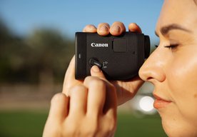 Photo Canon uvádza na trh svoj prvý kompaktný laserový diaľkomer so vstavanou kamerou