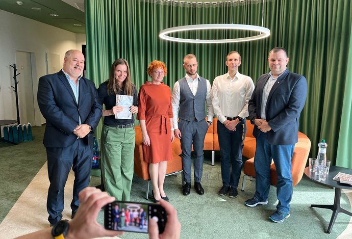 Photo Nástrahy cloudu aj AI – tretí diel učebnice IT bezpečnosti ponúka stredoškolákom užitočné informácie 