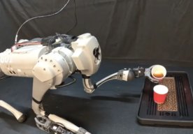 Photo Robotický pes LocoMan sa dokáže postaviť na zadné ako surikata  