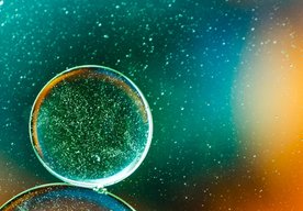 Photo Najtenšia šošovka na svete má hrúbku len tri atómy